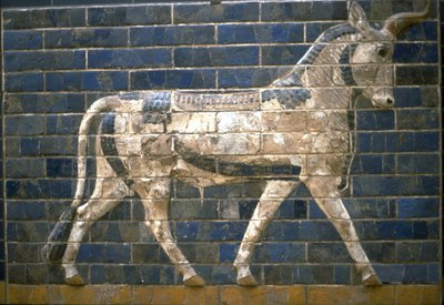 Ishtarin portti, Babylon. Härän kohokuva, 6. vuosisadalla eKr tekijältä Assyrian