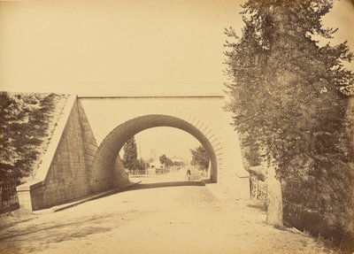 Viadukti Route de Lyon à Montbrisonin varrella Montbrisonissa. tekijältä Auguste Hippolyte Collard