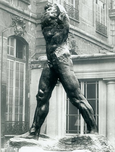 Kävelevä mies (pronssi) tekijältä Auguste Rodin