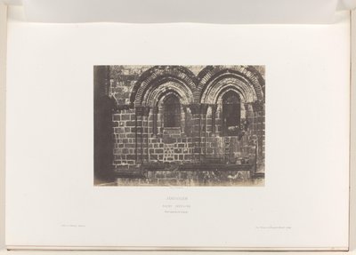 Yksityiskohta Jerusalemin Pyhän haudan kirkon julkisivusta Jerusalem. Pyhä hauta. Partie supérieure de la facade (otsikko esineessä) tekijältä Auguste Salzmann