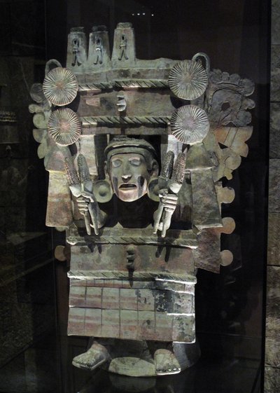 Suitsukkeenpoltin maatalouden jumalattaren Chicomecoatlin muodossa, Tlahuac, myöhäinen postklassinen aika, n. 1500 tekijältä Aztec
