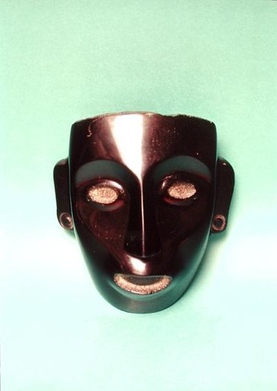 Naamio (basaltti) tekijältä Aztec