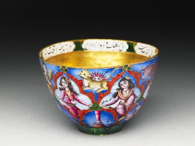 Kannen kulho, lautanen ja lusikka astrologisella koristeella, 1800-luvun alku tekijältä Baqir