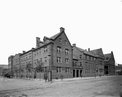 Hull House, Chicago, Illinois, Yhdysvallat, noin 1905 (s/w-kuva). tekijältä Barnes and Crosby