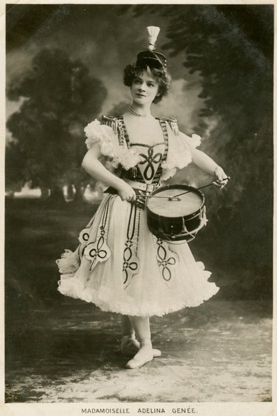 Adelina Genee, tanskalaissyntyinen brittiläinen balettitanssija, s. 1906. tekijältä Bassano Studio