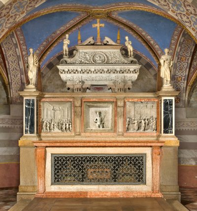 Krypta, korkea alttari ja pyhien Marcellinon ja Pietarin arkki Manaaja, esittäjä Benedetto Briosco 1506-08, säveltänyt uudelleen Matteo Galletti 1609. tekijältä Benedetto Briosco