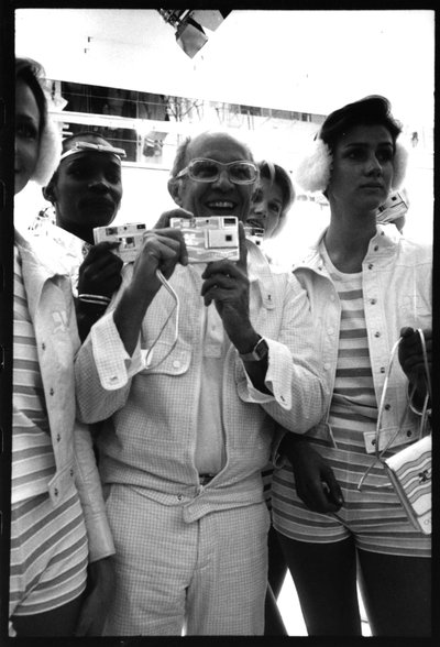  tekijältä Bernard Perrine