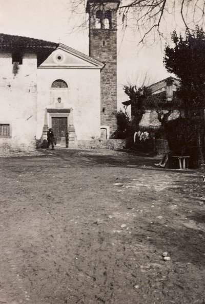 Albumi ensimmäisestä maailmansodasta Friuli-Venezia Giuliassa: Soleschiano Manzanon kirkko, 01-03/1916 (b/w kuva) tekijältä Bietti Bietti