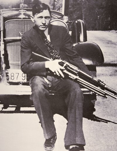 Clyde Barrow tekijältä Bonnie Parker