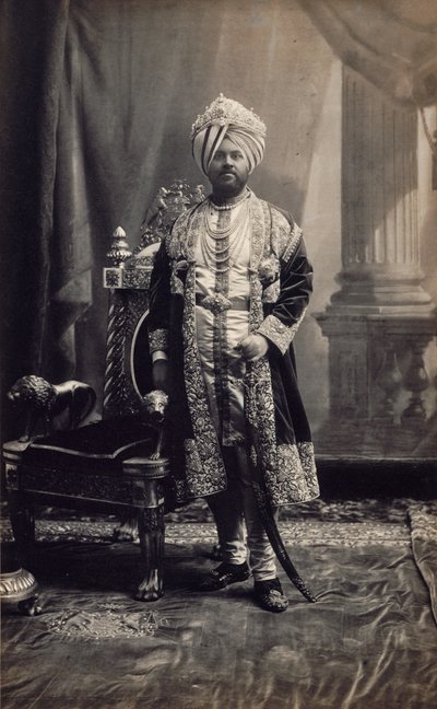 Kapurthalan maharadja Jagatjit Singh, noin 1903 (valokuva). tekijältä Bourne & Shepherd