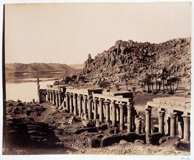 Isisin temppelin rauniot Egyptissä - valokuva Zangali-veljistä, 1800-luvun loppu tekijältä Brothers Zangaki