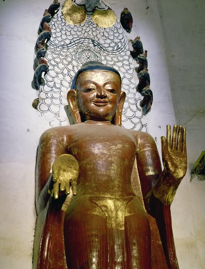 Pysyvän Buddhan patsas tekijältä Burmese School
