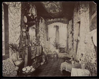 Koristeellinen olohuone Blakely Hall -asunnossa osoitteessa 11 West 45th Street, New York, 1896-98 (hopeagelatiiniprintti) tekijältä Byron Company