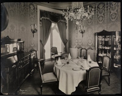 Yksityinen ruokasali Hotel Knickerbockerissa, 1906 (hopeagelatiiniprintti) tekijältä Byron Company