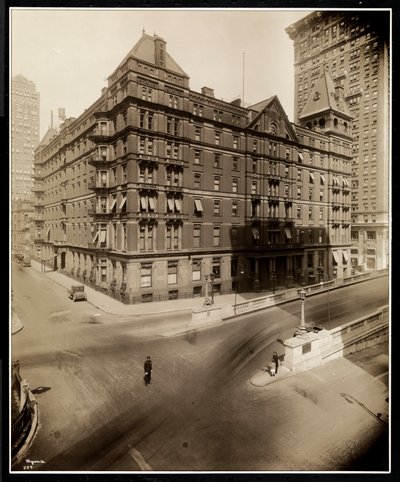 Murray Hill Hotel, Park Avenue ja 40th Street, New York, 1919 (hopeagelatiiniprintti) tekijältä Byron Company