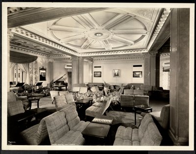 Loungesta katsottuna itään Hotel White, 37th Streetin ja Lexingtonin kulma, New York, 8. maaliskuuta 1937 (hopeagelatiinivedos). tekijältä Byron Company