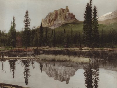 Linnavuori (värikuva) tekijältä Byron Hill Harmon