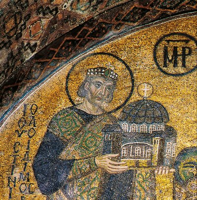 Keisari Justinianus esittelee Hagia Sofian neitsyelle ja lapselle (mosaiikki) tekijältä Byzantine