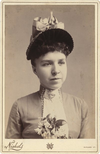 Naisen muotokuva,1880-1890-luku (valokuva) tekijältä C.W. Nichols