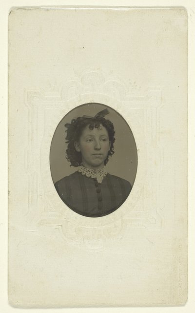 Retrat de Viola Meadfinnish tekijältä C. W. Mitchell