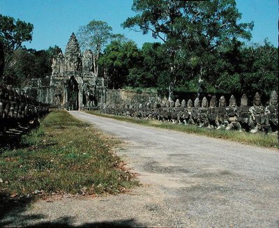 Näkymä eteläportille (kuva) tekijältä Cambodian