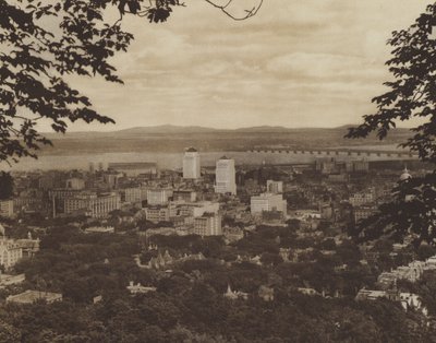 Montrealin panoraama, keski- ja länsiosat (s/w-kuva) tekijältä Canadian Photographer