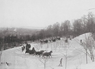 Tandemklubi ajaa vuorella (s/w kuva) tekijältä Canadian Photographer