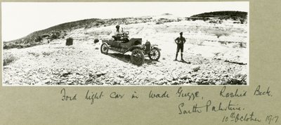 Kevyt Ford-auto Wadi Guzzehissa, Rashid Beckissä, Etelä-Palestiinassa, lokakuussa 1917 tekijältä Capt. Arthur Rhodes