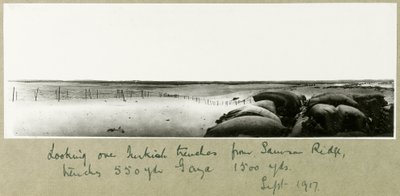 Katsele turkkilaisia juoksuhautoja Samson Ridgestä, syyskuu 1917 tekijältä Capt. Arthur Rhodes