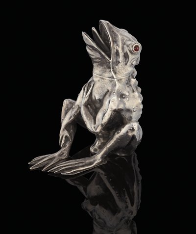Fabergen jalokivisarja sammakon muotoinen hopearuukku, 1890 tekijältä Carl Fabergé
