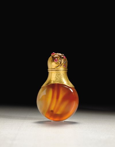 Tuoksupullo, Erik Kollinin työmestarimerkki, Pietari, n.1890 tekijältä Carl Fabergé