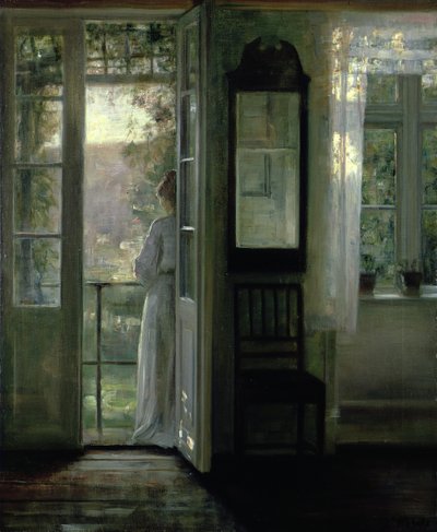 Tyttö seisoo parvekkeella tekijältä Carl Holsoe