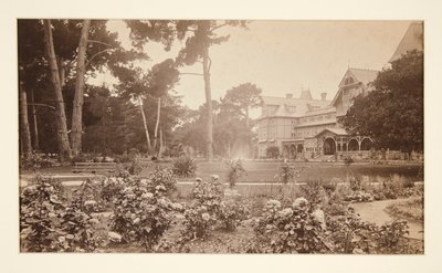 Hotel del Monte, Monterey, Rose Garden tekijältä Carleton E. Watkins