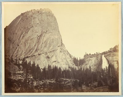 Mount Broderick, Nevada Falls, 700 jalkaa, Yosemite tekijältä Carleton E. Watkins