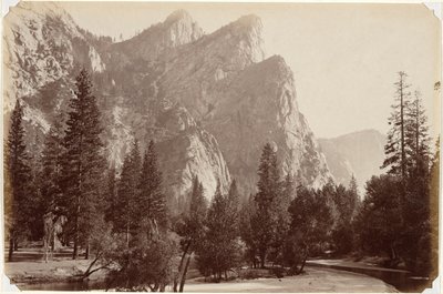 Kolme veljestä, 4480 jalkaa, Yosemiten laakso tekijältä Carleton E. Watkins