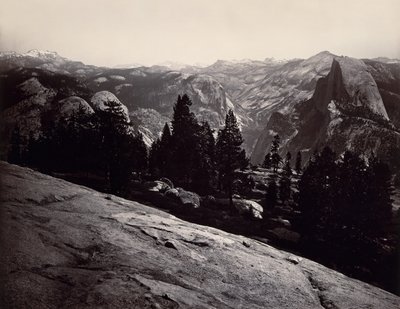Näkymä Sentinel Domesta, Yosemite, 1865-66. tekijältä Carleton Emmons Watkins