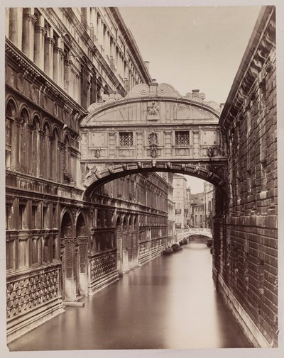 Venetsia. Näkymä Ponte dei Sospirille (Huokausten sillalle) Ponte della Paglialta nähtynä tekijältä Carlo Naya