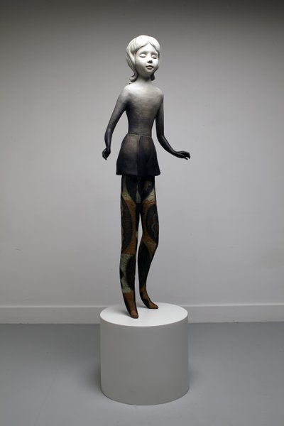 Twinkle, 2014 (öljymaali pronssille ja maalattu pronssijalusta). tekijältä Cathie Pilkington