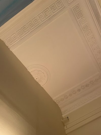 Kokoonpano - Katto, 2022 (kuva) tekijältä Cécile Jamet