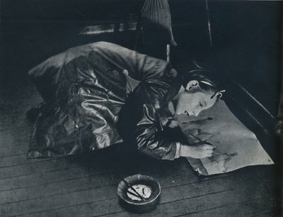 Jäljelle jäänyt pieni tyttö kuvittelee matkaa maalle, 1941 tekijältä Cecil Beaton