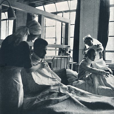 Varhaiset uhrit, 1941 tekijältä Cecil Beaton