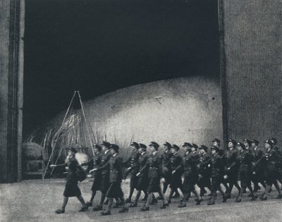 Viimeinen maaliskuu 1941 tekijältä Cecil Beaton