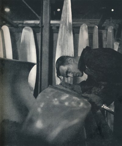 Mittausilmaruuvin terät, 1941 tekijältä Cecil Beaton