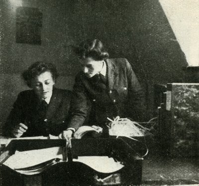 On Signals Duty, c1943. tekijältä Cecil Beaton