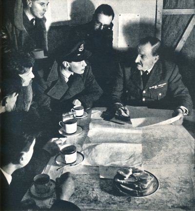 Paluu: kuulustelu, 1941 tekijältä Cecil Beaton