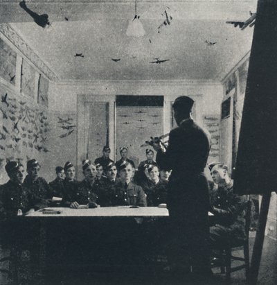 Koulutuksen perusta: lentokoneen tunnistus, 1941 tekijältä Cecil Beaton