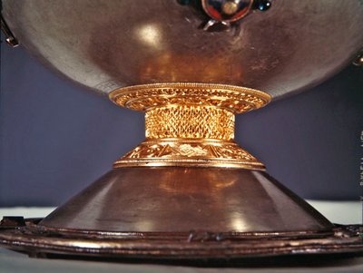 Ardagh Chalice, Reerasta, Limerickin kreivikunta (hopeaa hopeakullauksella, emali, messinki ja pronssi) (228699:n yksityiskohta) tekijältä Celtic