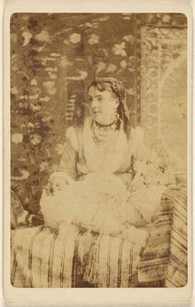 Tšerkessiläinen kaunotar. tekijältä Centennial Photographic Co.