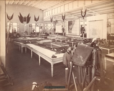 Espanjan hallituksen rakennuksen sisätilat 100-vuotisnäyttelyn espanjalaisessa osassa tekijältä Centennial Photographic Co.