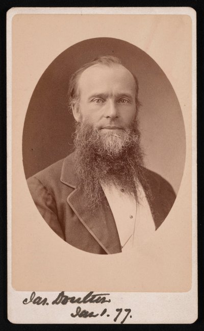 Muotokuva James Doultonista, 1877. tekijältä Centennial Photographic Company